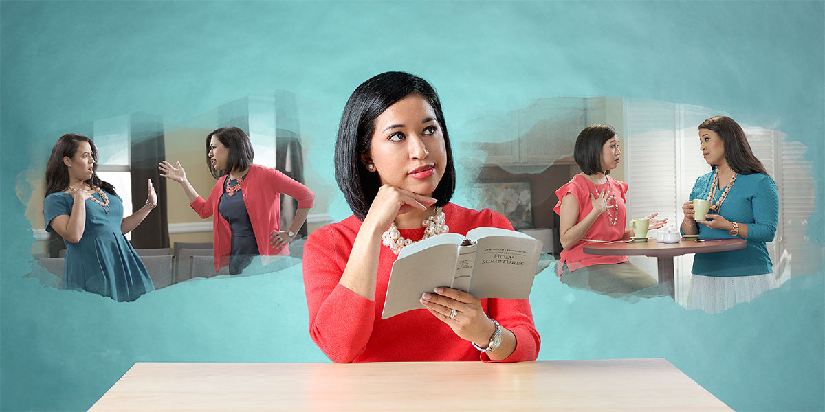 Сестра роздумує над прочитаним у Біблії, пригадує про непорозуміння з іншою сестрою і йде з нею помиритись