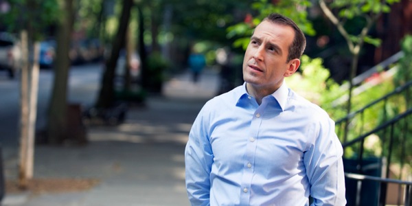 Чоловік роздумує про Бога