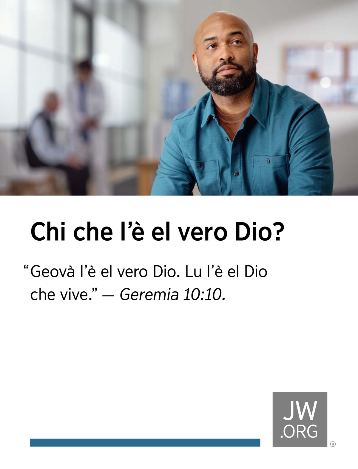 Un omo el speta fora dela sala de un dotor.