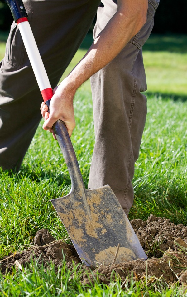 Một người đàn ông đang làm việc