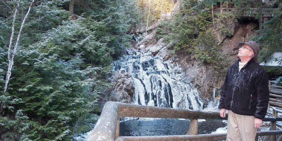 Anh Gregory đang ngắm cảnh thiên nhiên