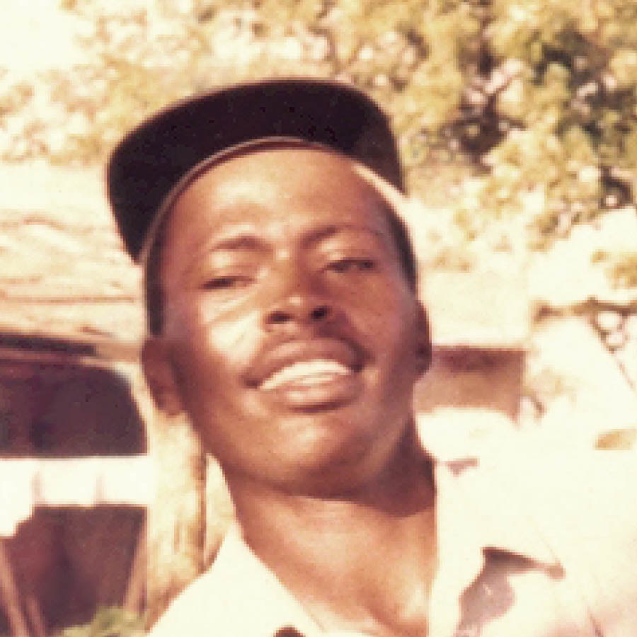 Anh Sébastien Kayira khi còn trẻ.