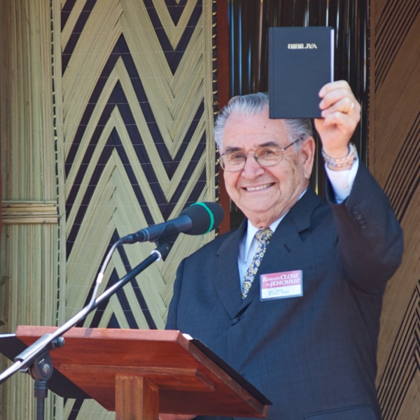 Kinh Thánh Thế Giới Mới tiếng Rwanda được ra mắt