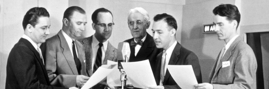 Các anh tín đồ trên chương trình truyền thanh của đài radio WBBR