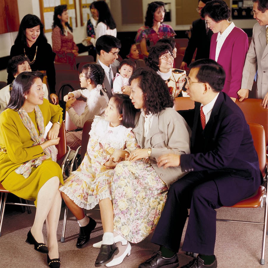 Nhân Chứng Giê-hô-va tại một Phòng Nước Trời