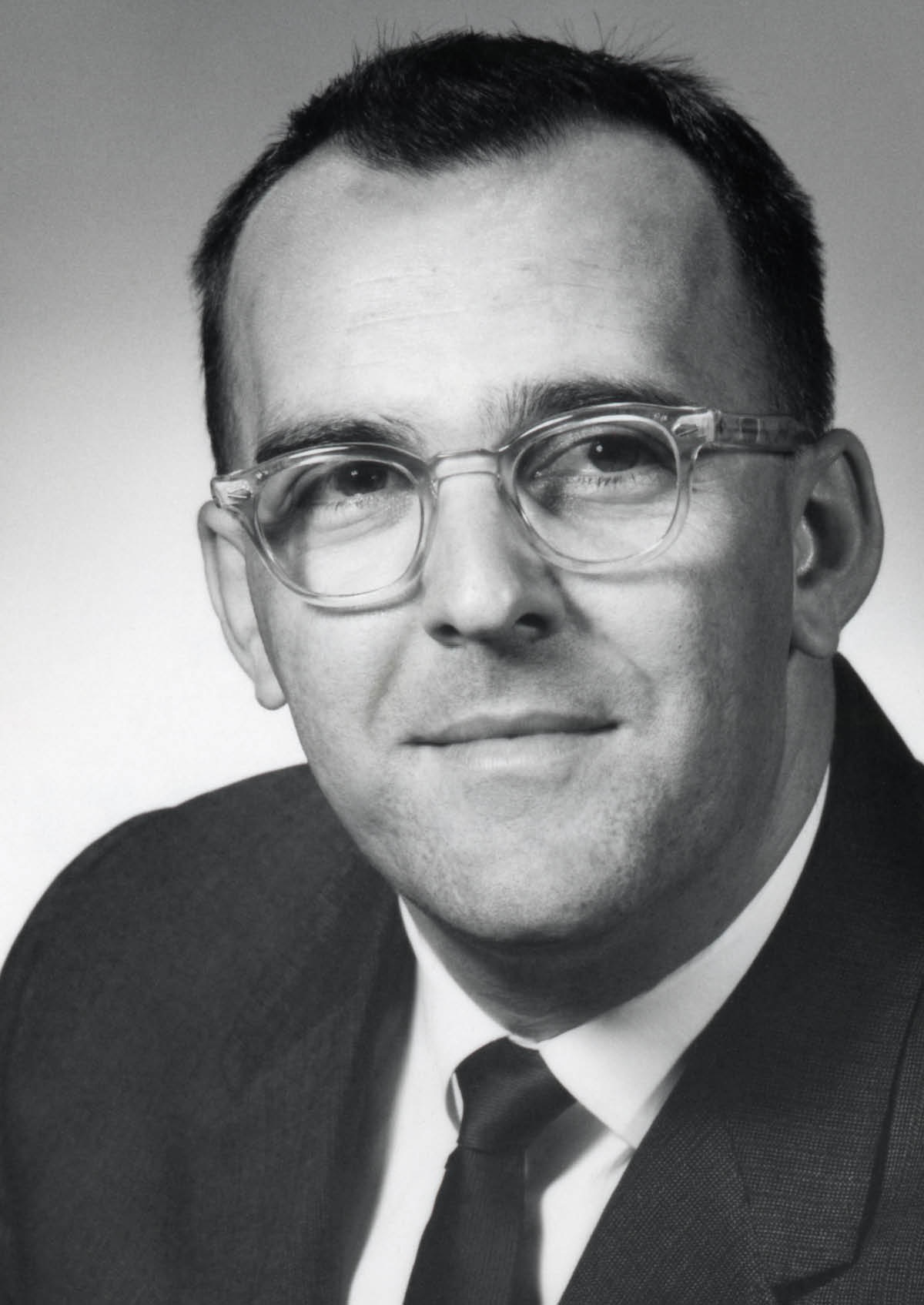 Anh Léonce Crépeault lúc trẻ.