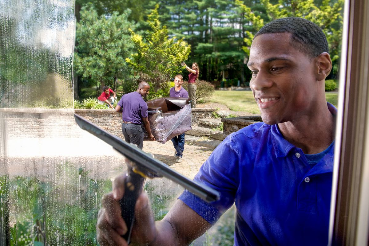 One brother de clean window