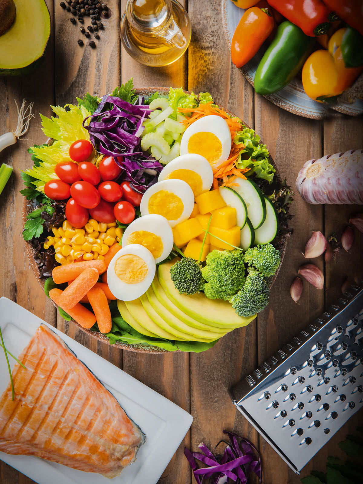 Iintlobo ezahlukeneyo zokutya okusempilweni okuphezu kwetafile.