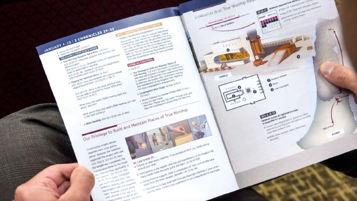 Umzalwana uphethe incwadi yobomi bamaKristu