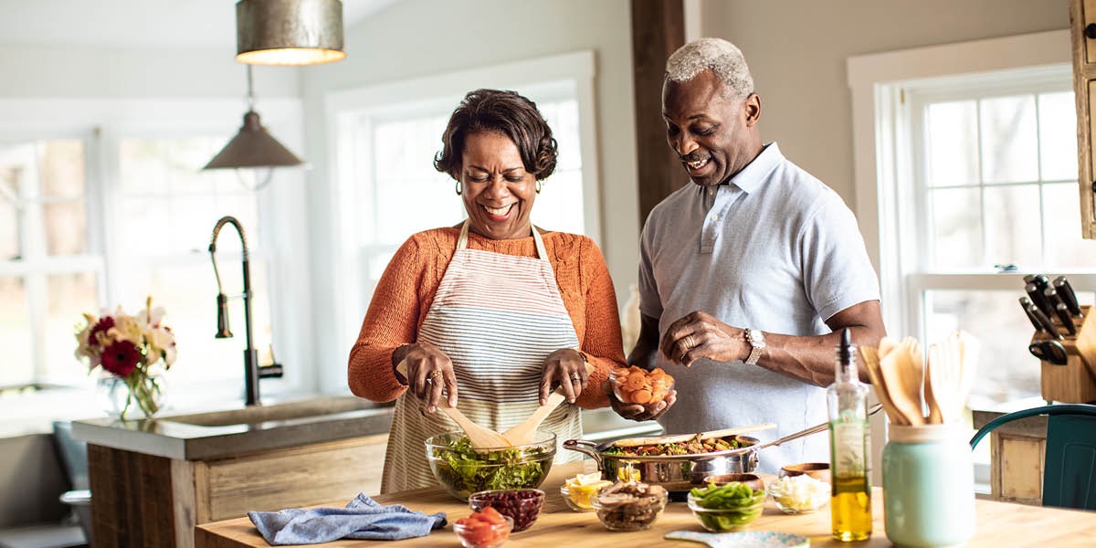 Omnye usosayensi ebekukhe kwathethwa ngaye upheka nomfazi wakhe