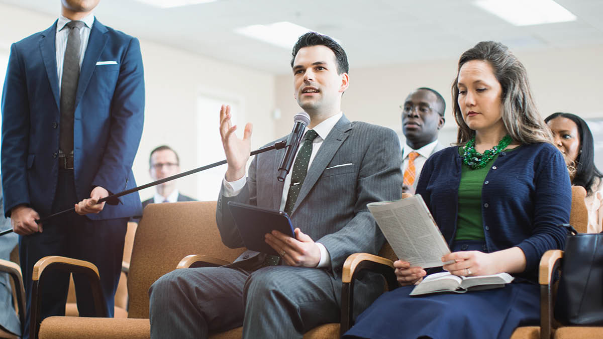 Rahalahy mamaly teny amy fivorian̈a.