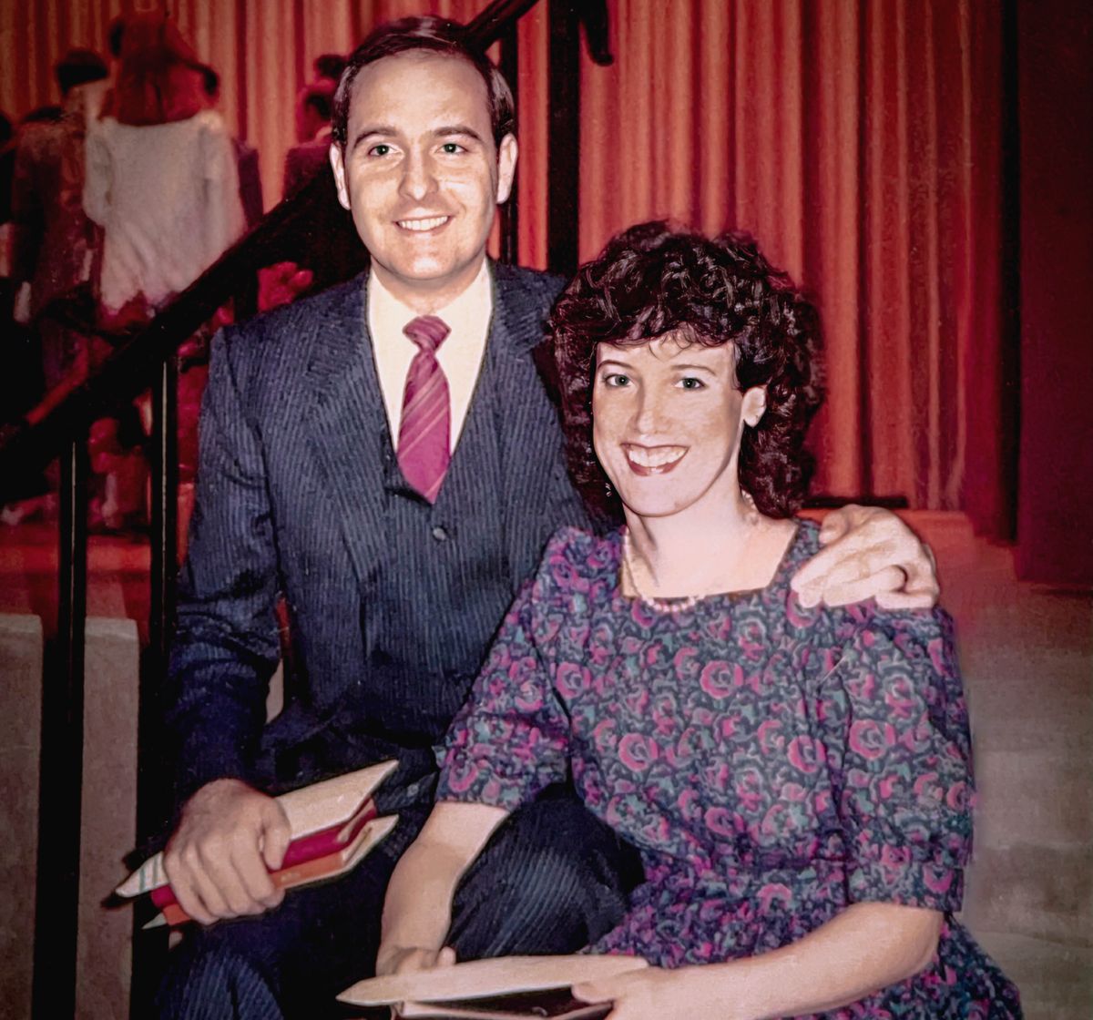 Paul and Anne nígbà ìkẹ́kọ̀ọ́yege nílé ẹ̀kọ́ Gílíádì.