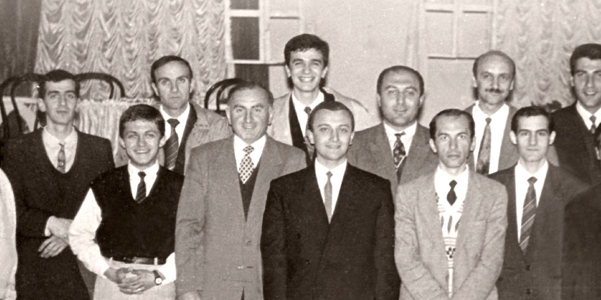 Àwọn ará wà nípàdé tí wọ́n ṣe nílùú Tbilisi lọ́dún 1992