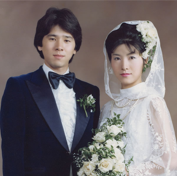 一对夫妇的结婚照